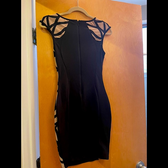 New Lipsy Dress - Picture 2 of 3